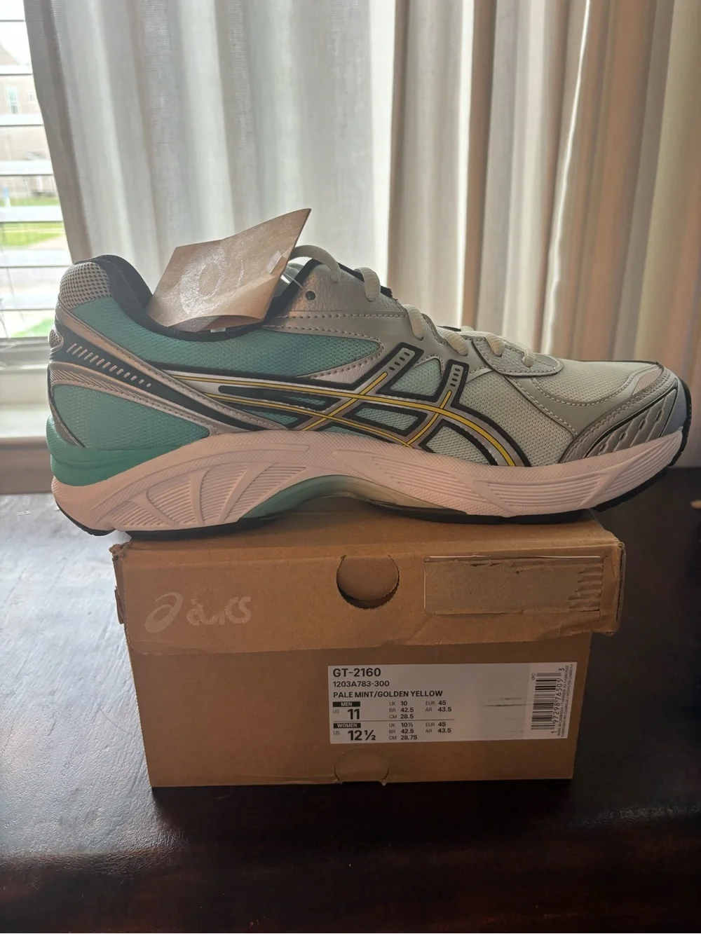 ASICS GT-2160 mens's Running Shoe in Pale Mint/Gold